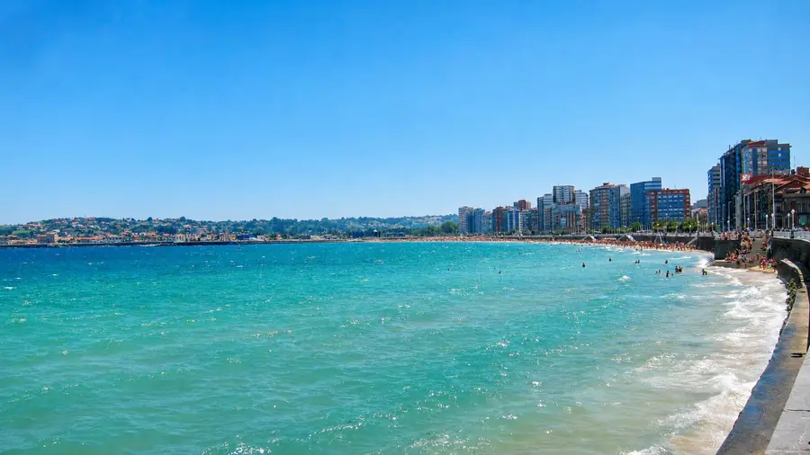 Gijón. Two nights on the Asturian coast between the mountain days.
